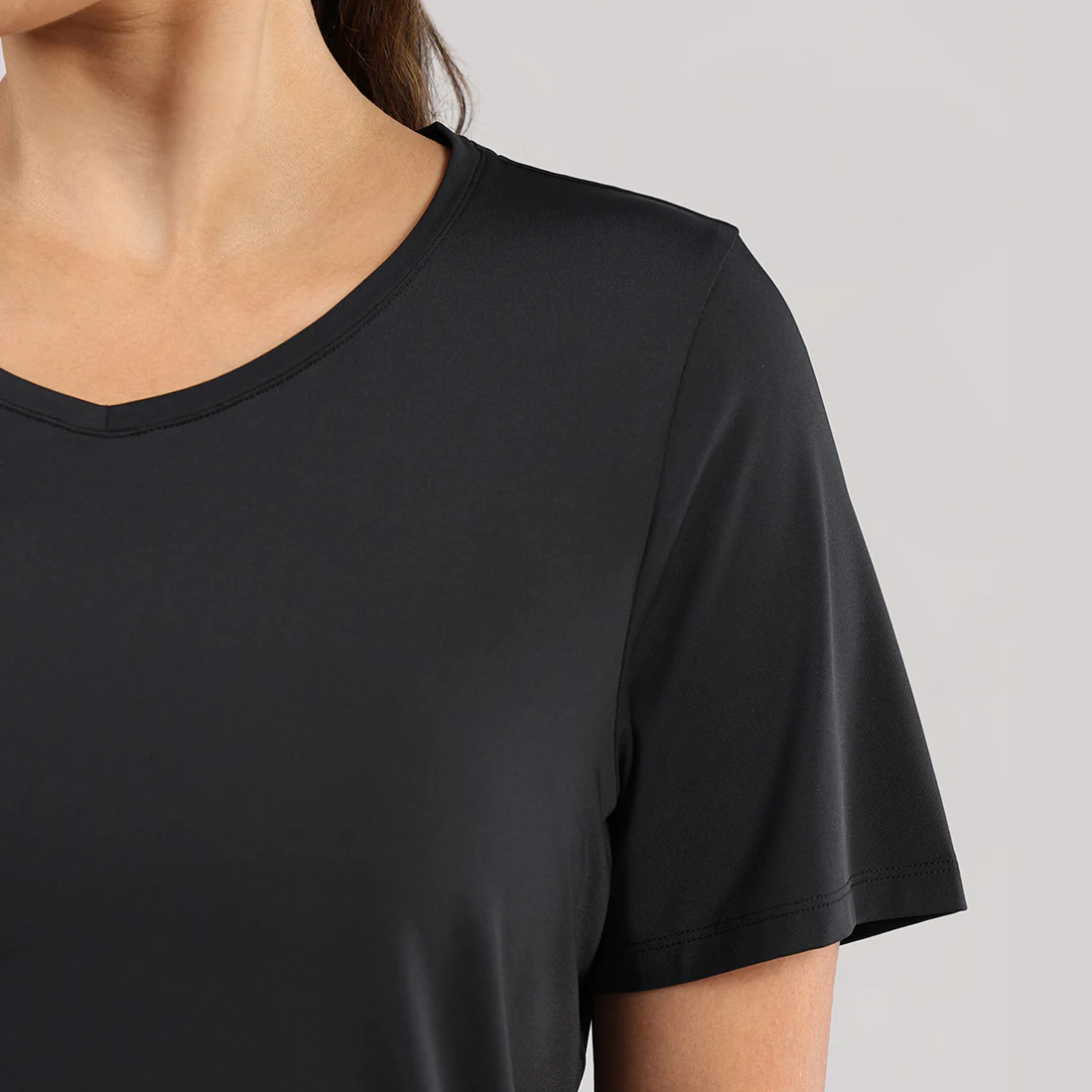 AeroCool™ Training - V Neck - Image 10