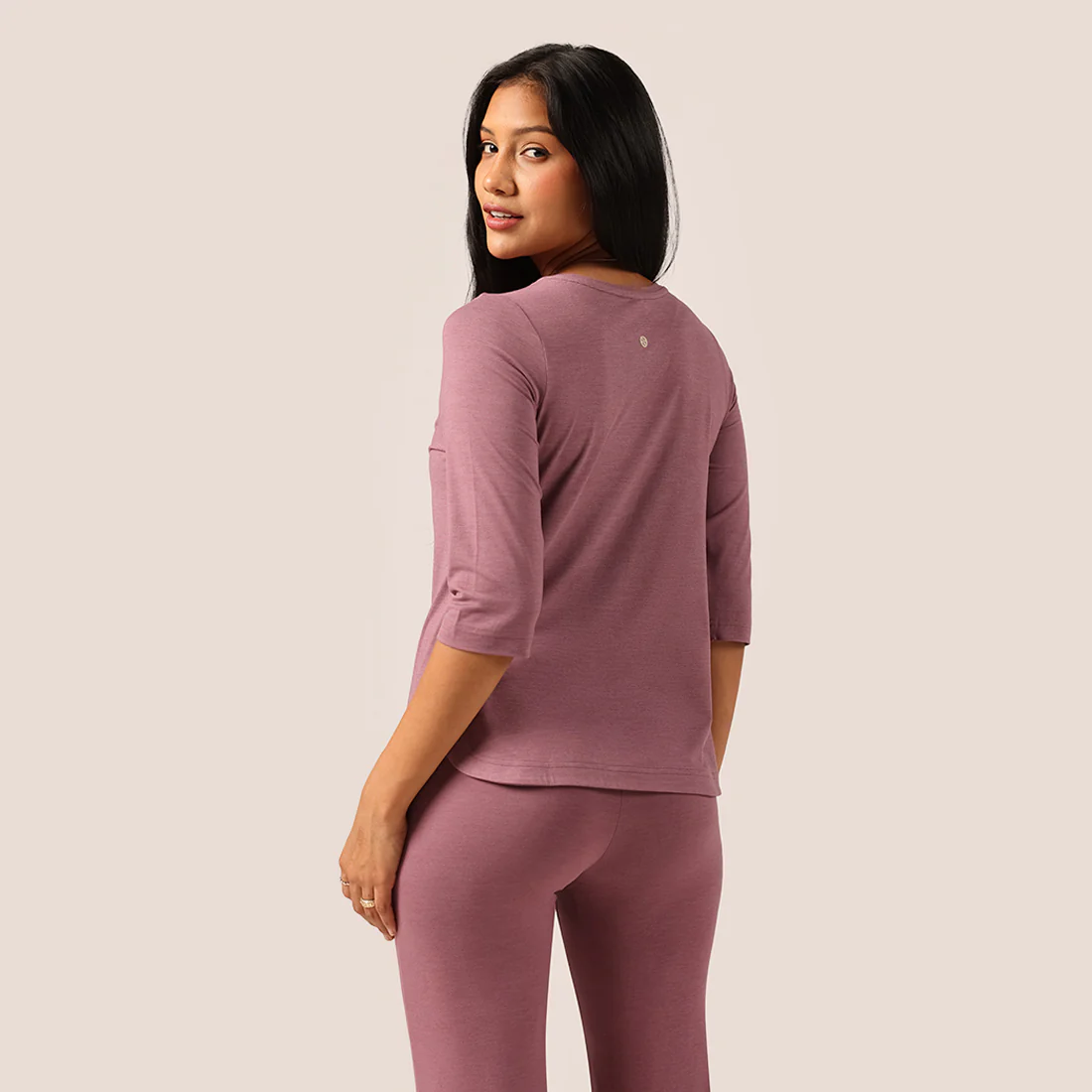 AirMelt ™ Apple Hem Tee - Image 100
