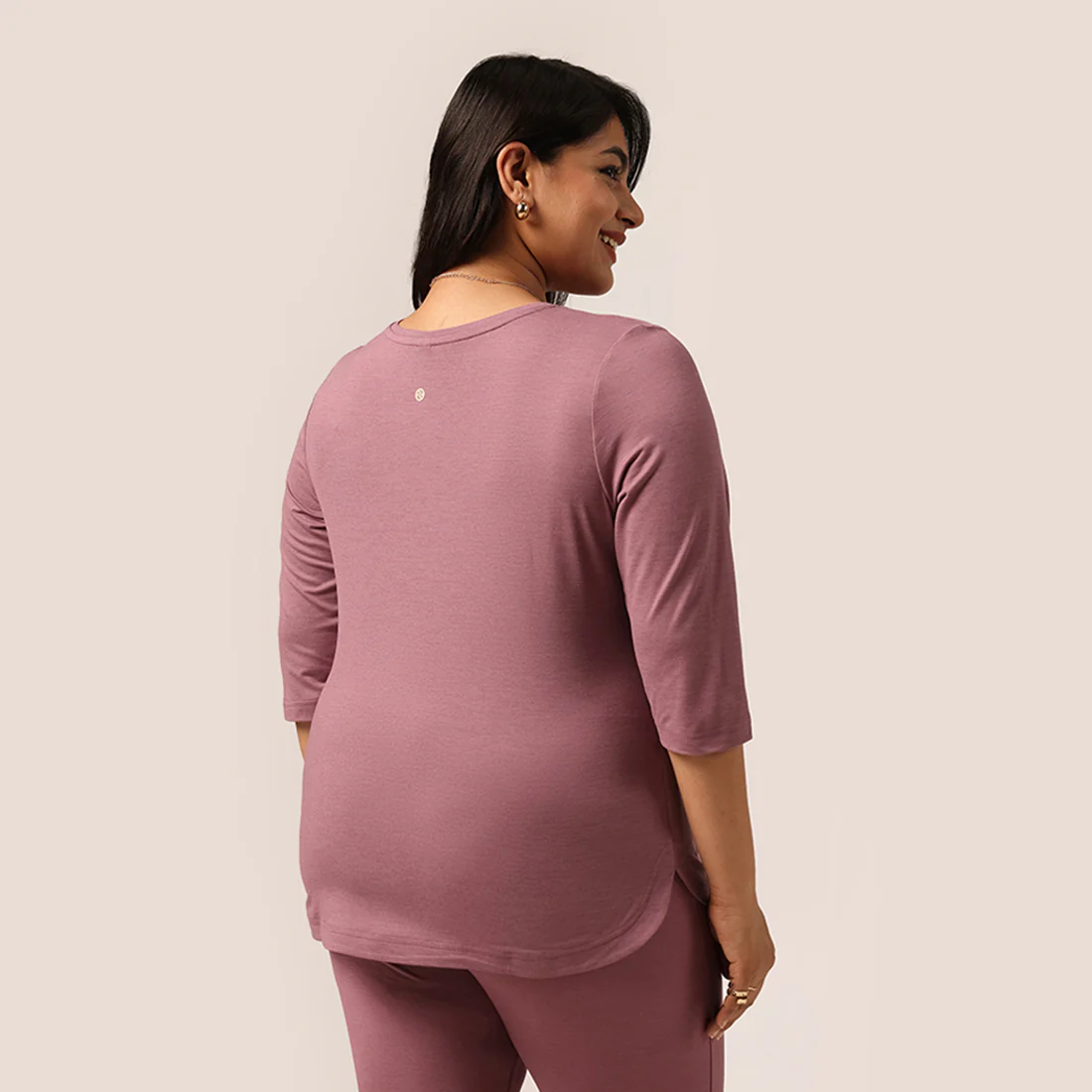 AirMelt ™ Apple Hem Tee - Image 104