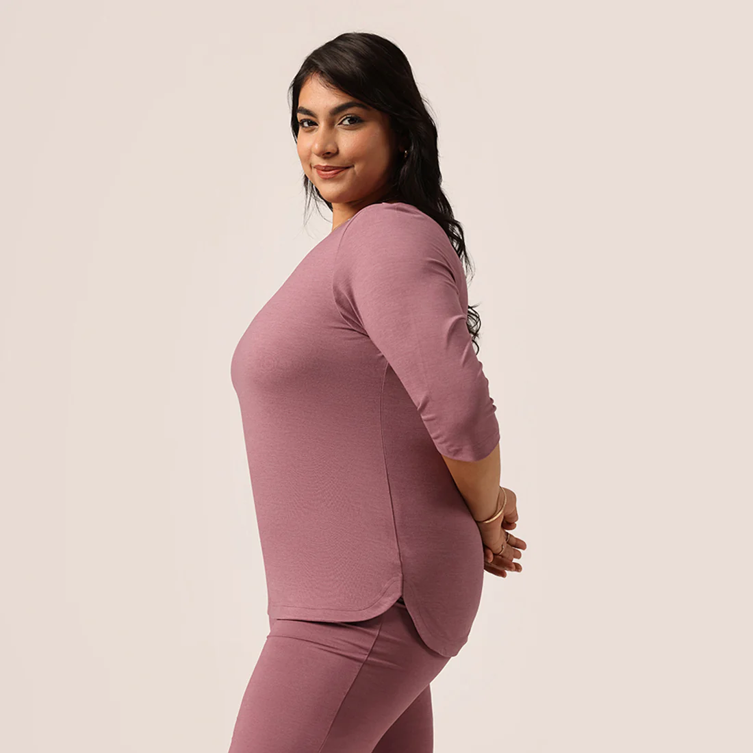 AirMelt ™ Apple Hem Tee - Image 105