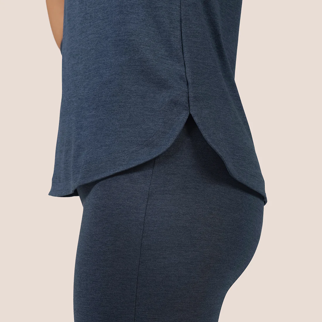 AirMelt ™ Apple Hem Tee - Image 113