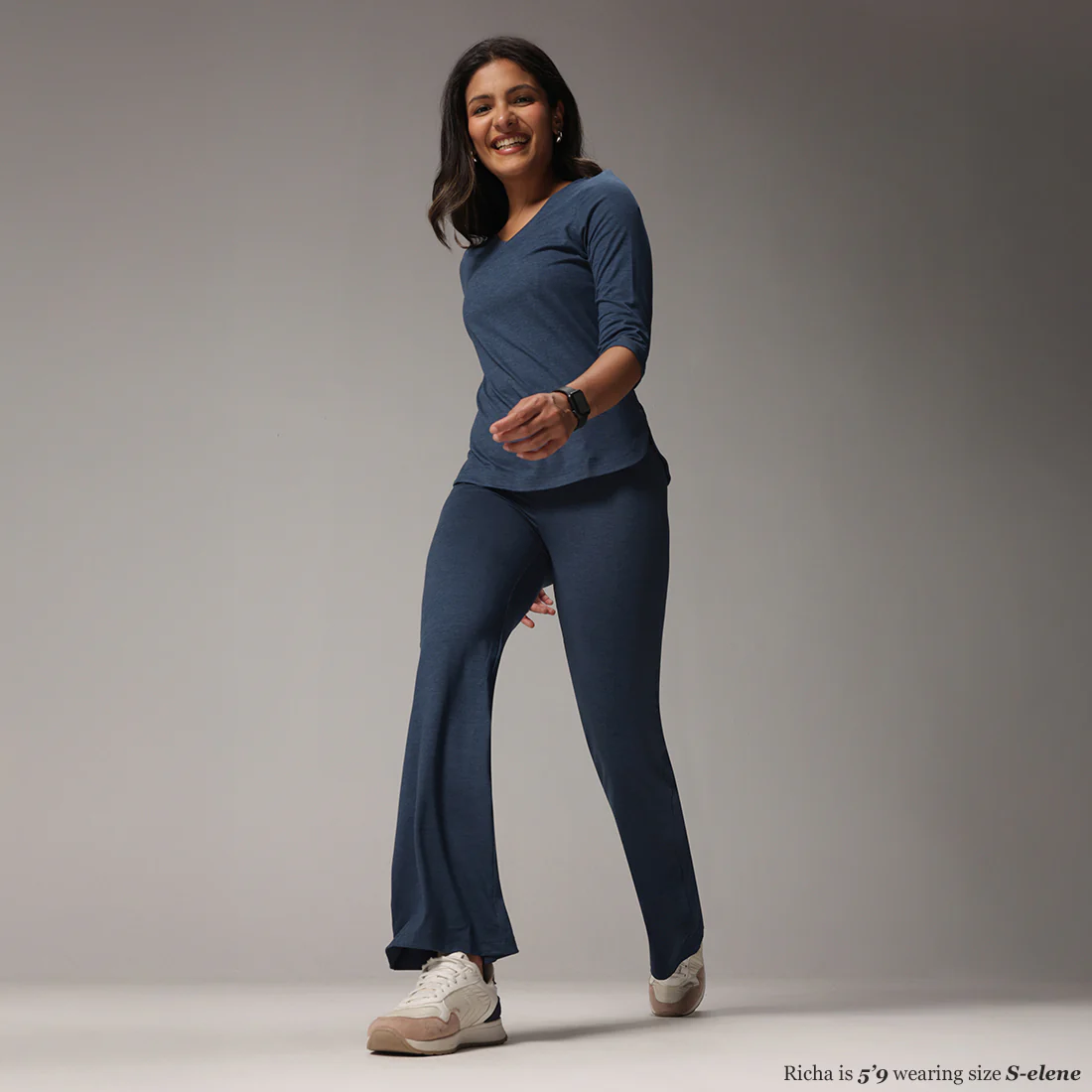 AirMelt ™ Apple Hem Tee - Image 117