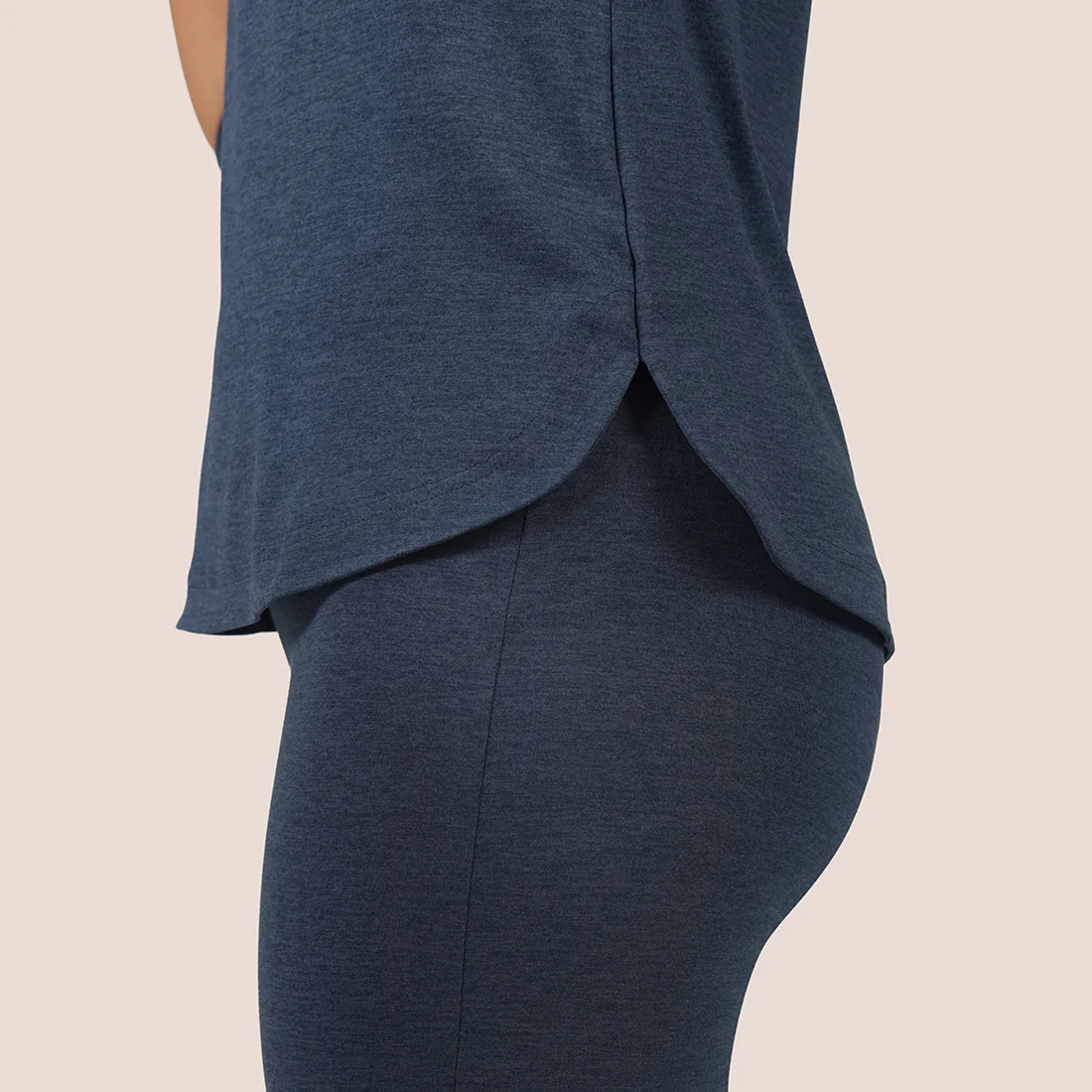 AirMelt ™ Apple Hem Tee - Image 122