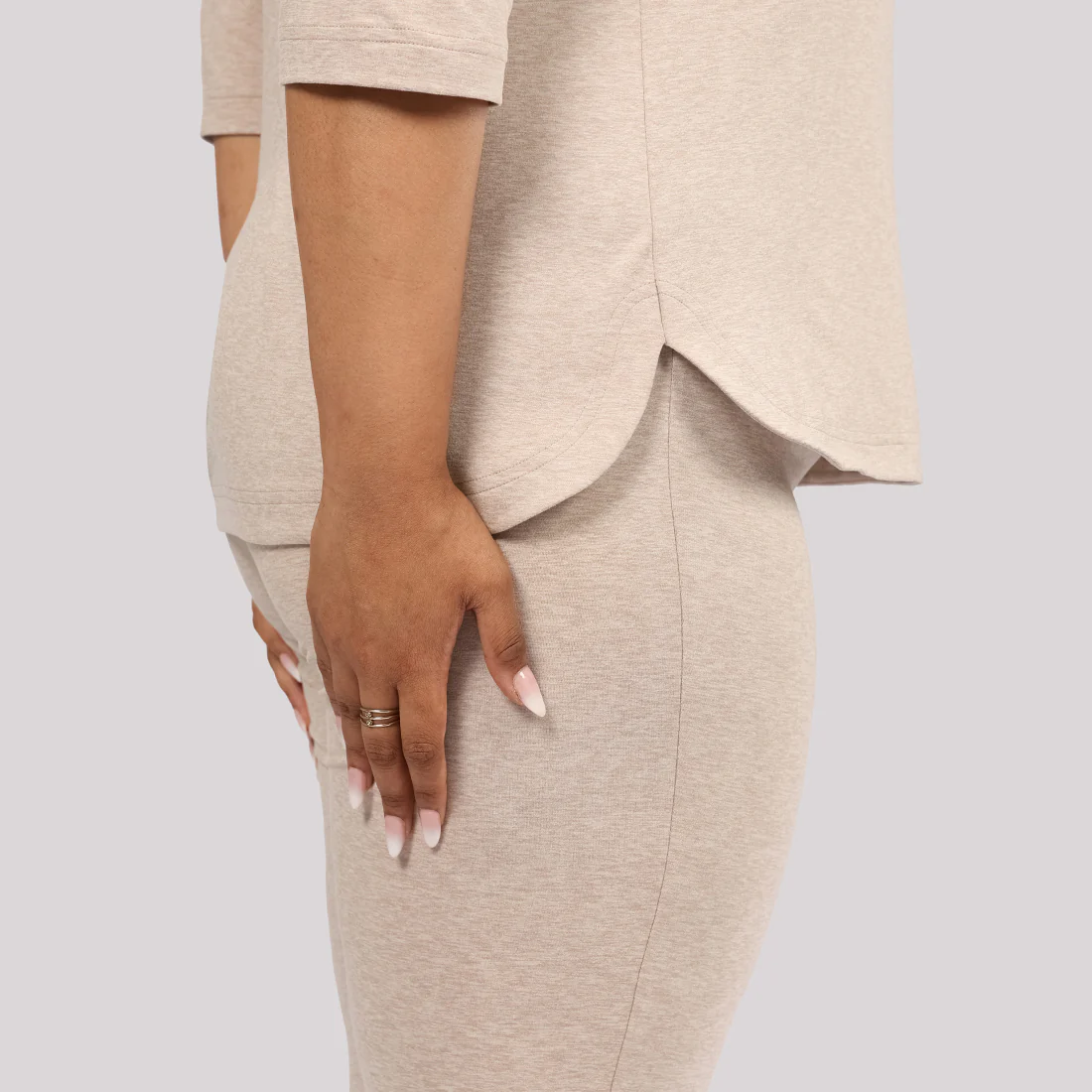 AirMelt ™ Apple Hem Tee - Image 19