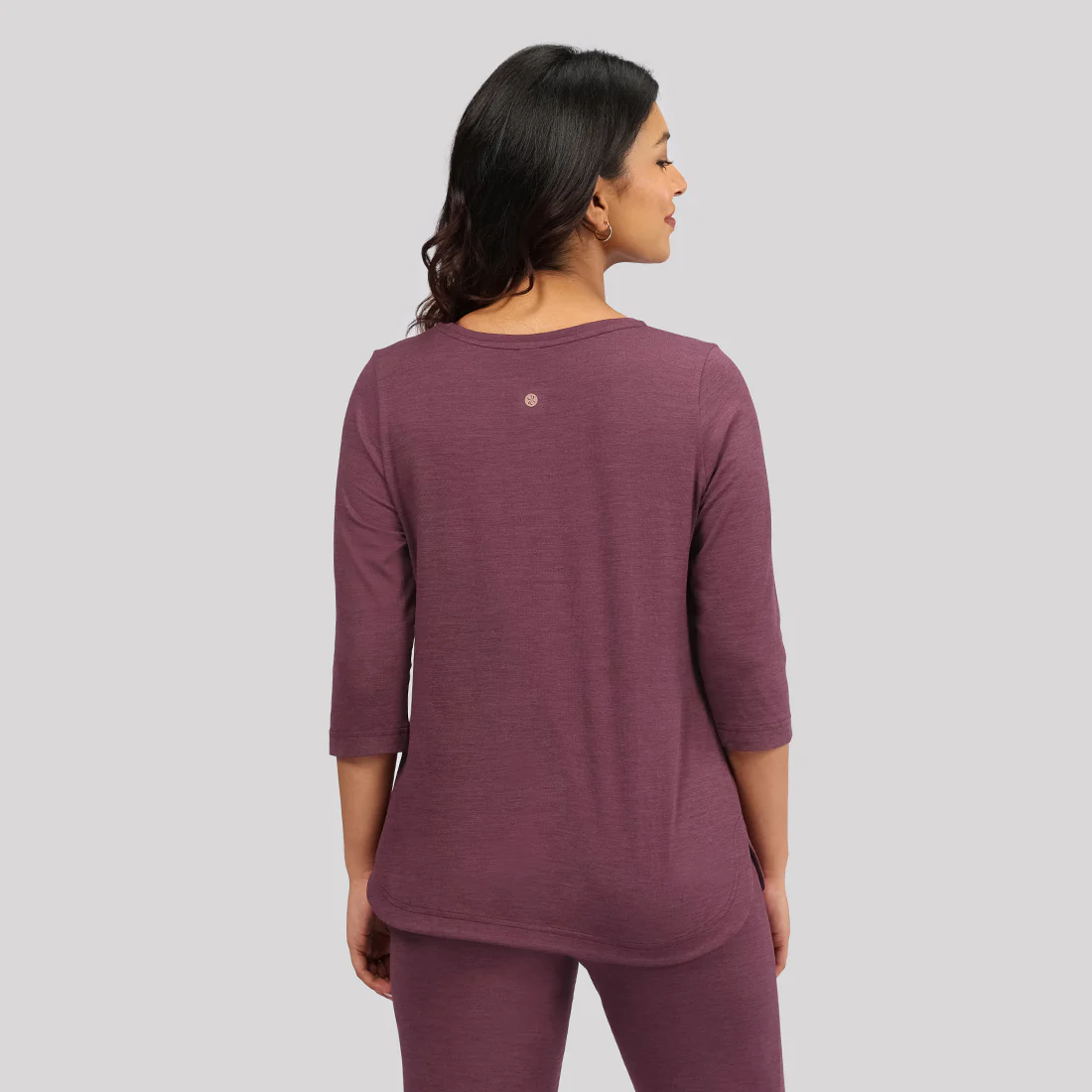 AirMelt ™ Apple Hem Tee - Image 23