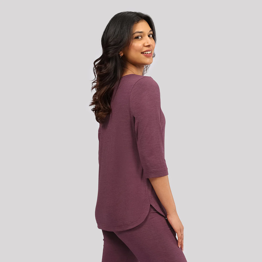 AirMelt ™ Apple Hem Tee - Image 24