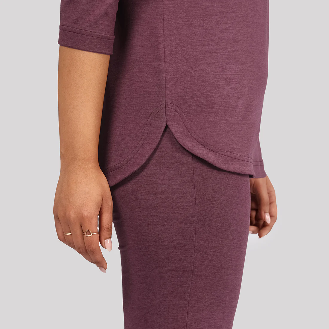 AirMelt ™ Apple Hem Tee - Image 28