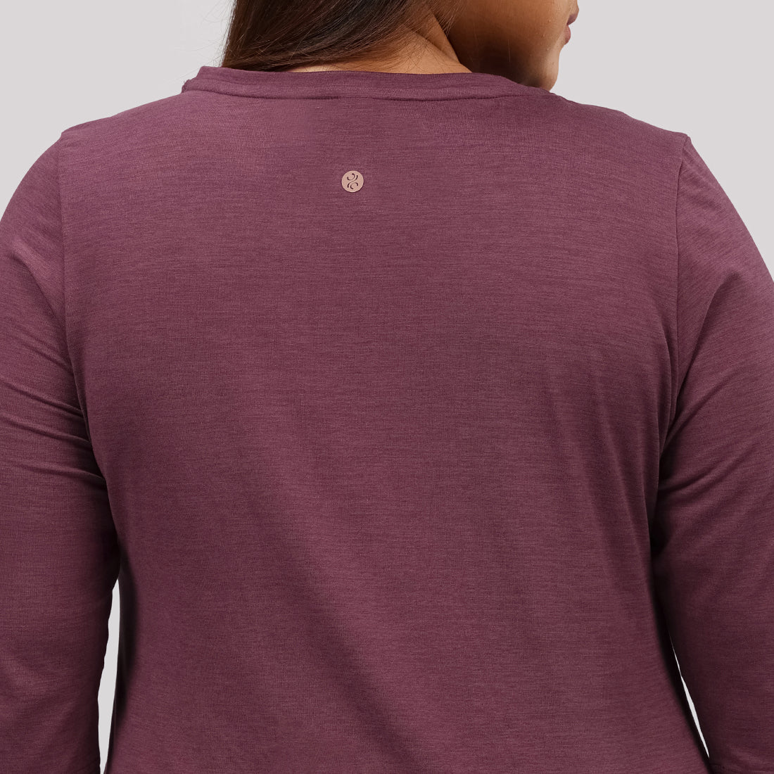 AirMelt ™ Apple Hem Tee - Image 40