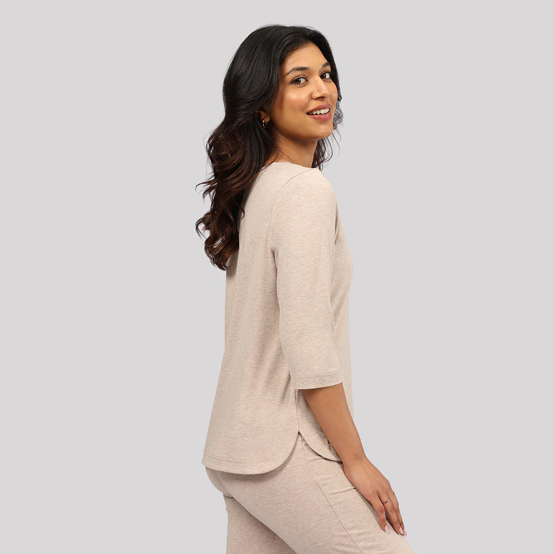 AirMelt ™ Apple Hem Tee - Image 5