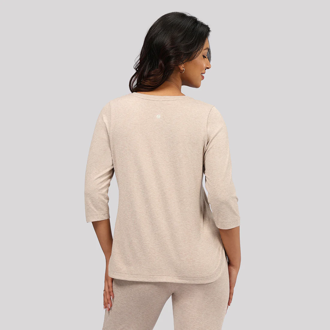 AirMelt ™ Apple Hem Tee - Image 6