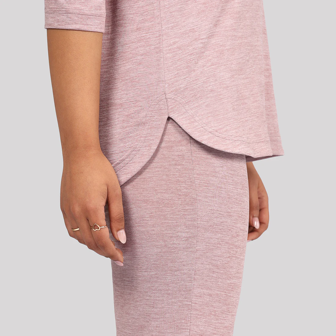AirMelt ™ Apple Hem Tee - Image 68