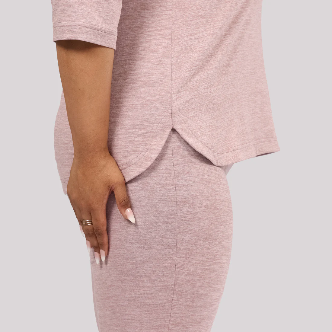 AirMelt ™ Apple Hem Tee - Image 78