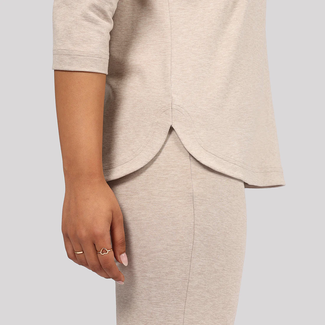 AirMelt ™ Apple Hem Tee - Image 8
