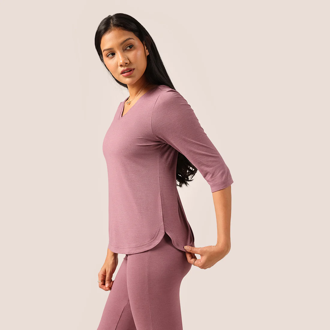 AirMelt ™ Apple Hem Tee - Image 98