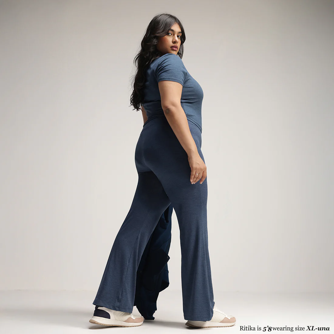 AirMelt Flare Pants - Lite - Image 126