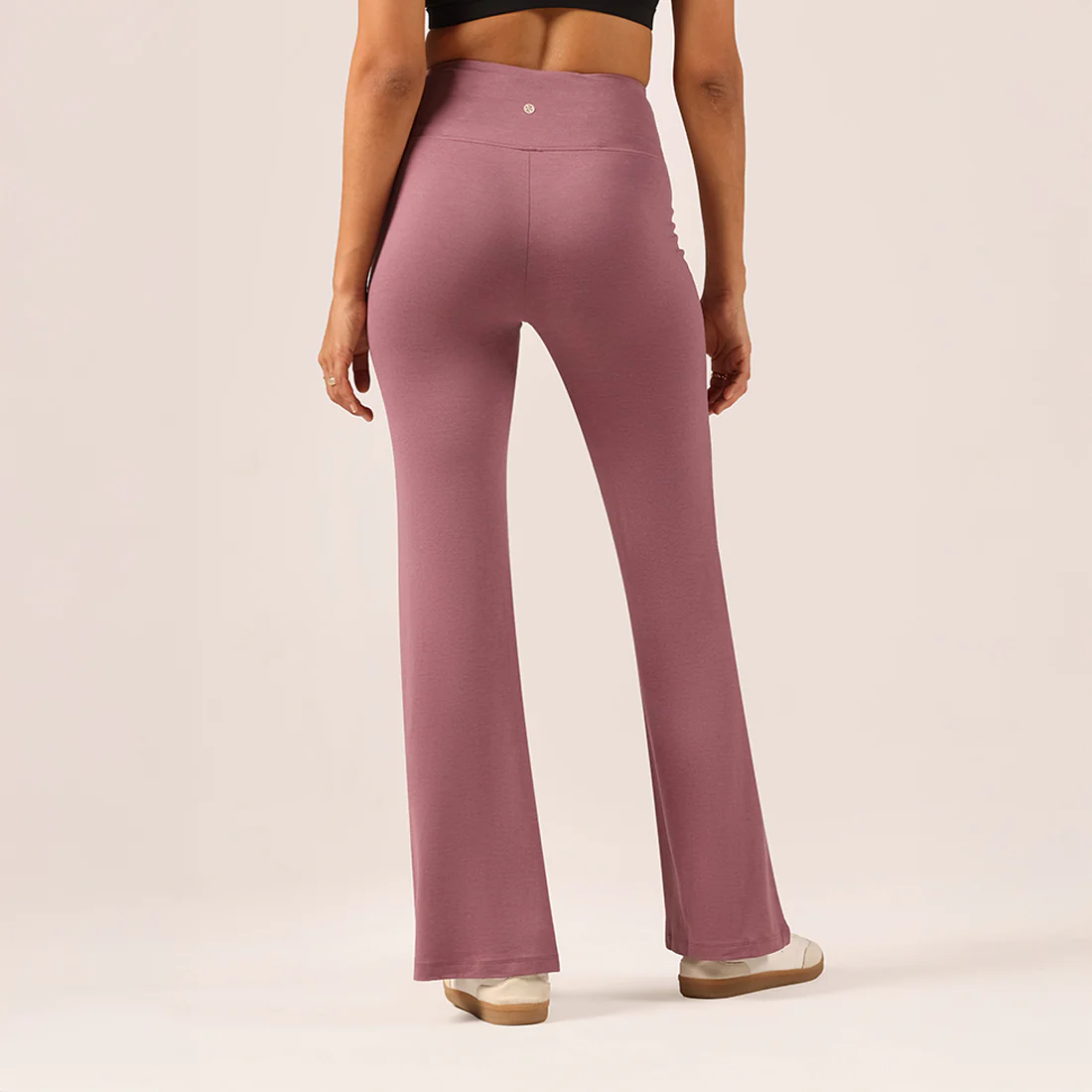 AirMelt Flare Pants - Lite - Image 94